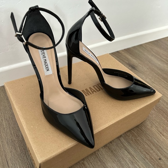 Steve Madden Black Patent Stiletto/Pump Heels - NWT - Picture 2 of 9